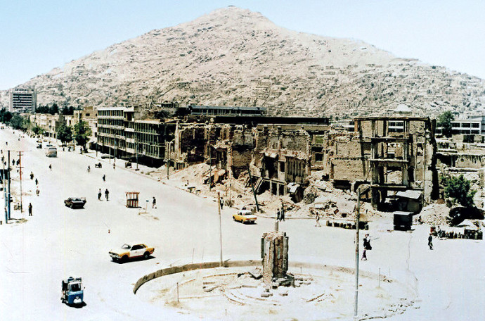 800px-Kabul_during_civial_war_of_fundamentalists_1993-2