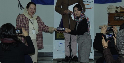  فرخنده رجبی برنده چهارمین دور جایزه صلح سیمرغ از افغانستان