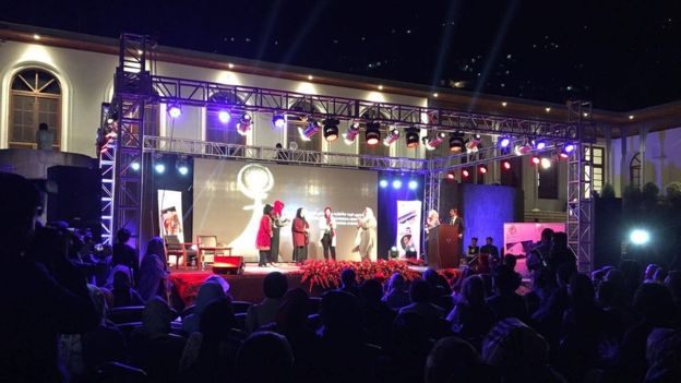 'جشنواره بین المللی فیلم زنان - هرات'، در سال ۱۳۹۱ راه اندازی شد و اولین جشنواره فیلم زنان در منطقه است که در سه دور گذشته خود میزبان حدود ۱۰۰۰ فیلم از کشورهای مختلف جهان بوده است. (عکس از کریم حیدری) 